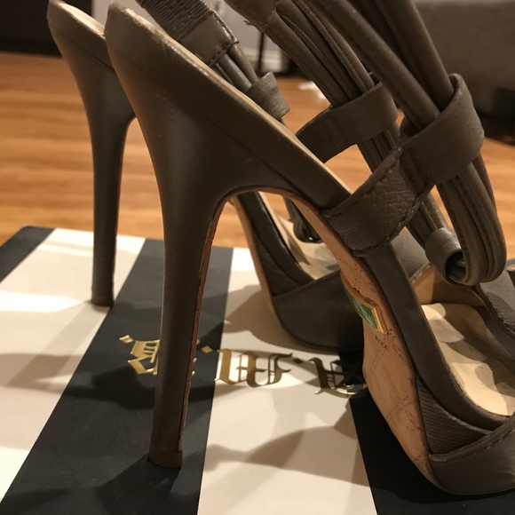 L.A.M.B. Veena Gray Platform Sandals with Flower - Picture 11 of 16